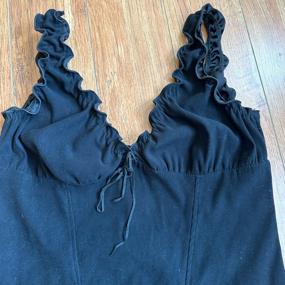 Beautiful black dress - Picture 4 of 11